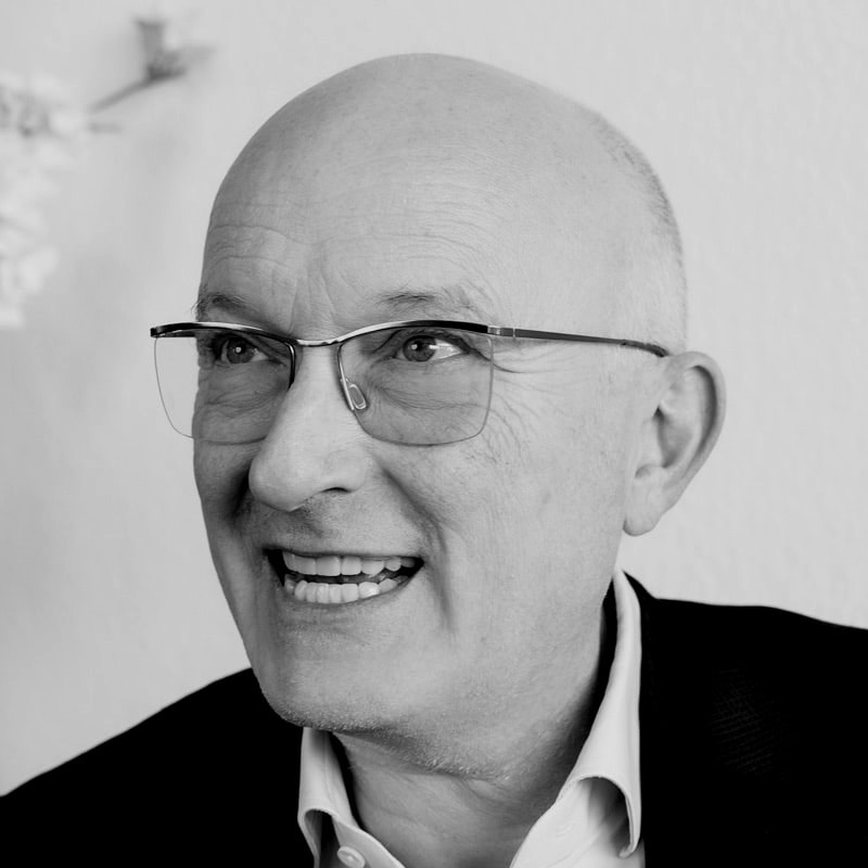 Prof.* Dr. Frank Gansauge